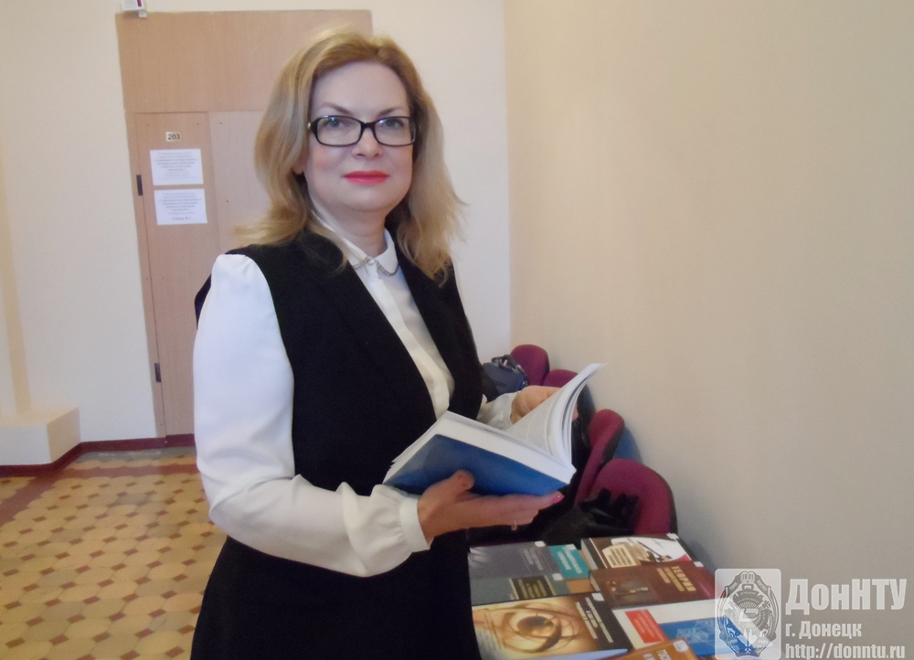 Шарнопольская Оксана Николаевна – зав. кафедрой, доцент кафедры менеджмента и хозяйственного права