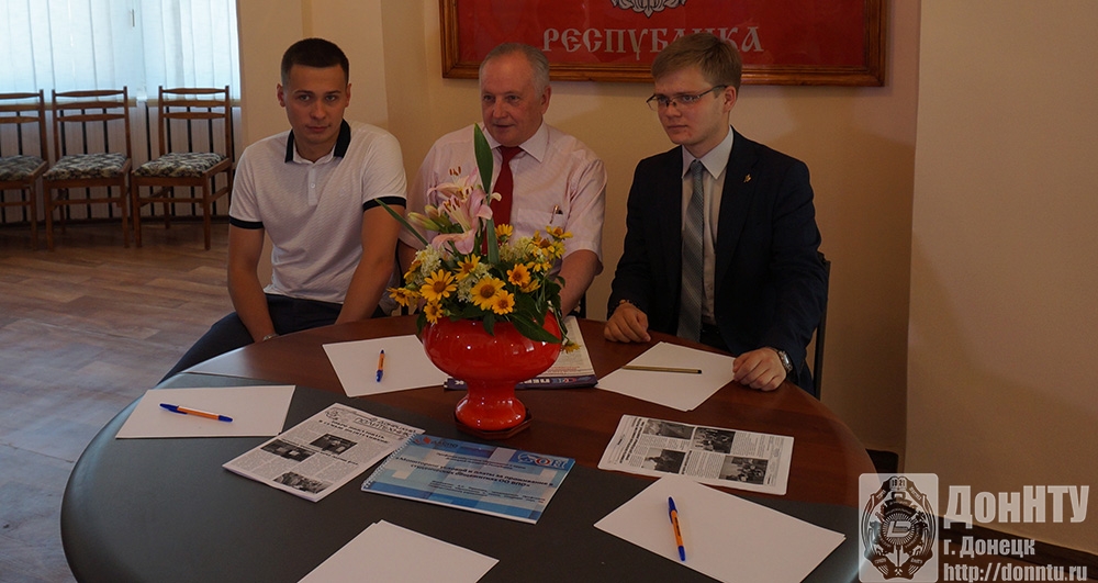 Слева направо К. Макаров, А. Я. Аноприенко, С. Бондаренко