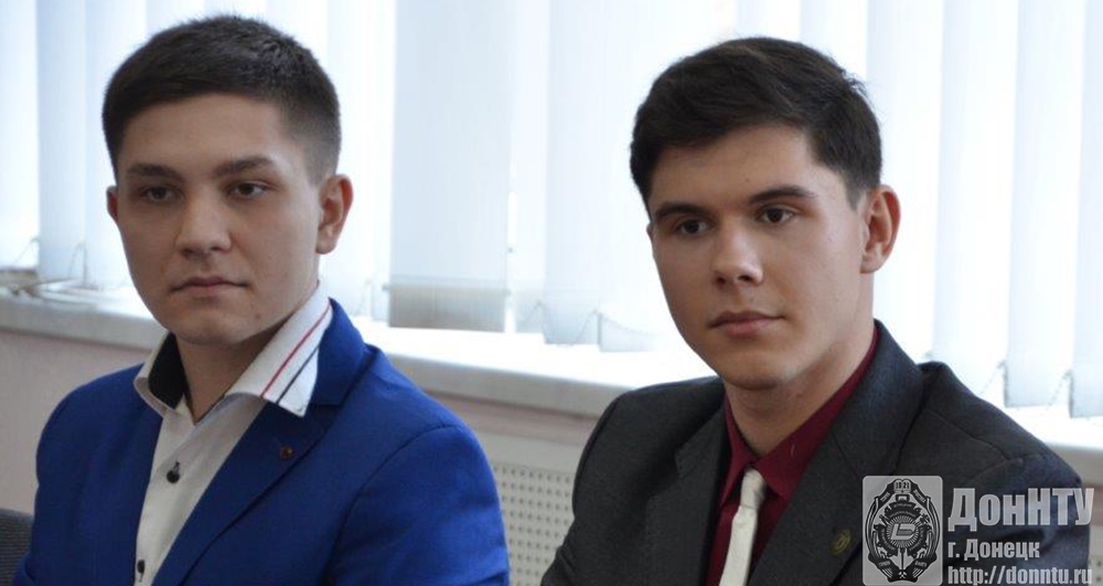 Н. Бакаев ( справа)