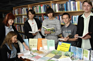 Приглашаем посетить книжную выставку