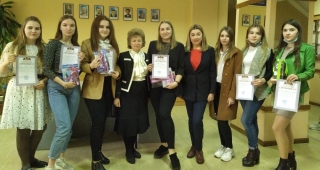 Шестая слева - И.А. Кондаурова. Девятая слева - Екатерина Малыгина