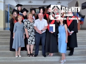 С ректором на ступеньках
