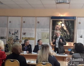 Выступает Константин Маренич