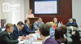 С докладом выступает Л.В. Шабалина 
