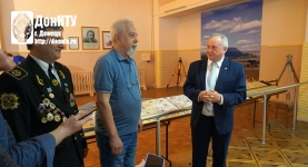 Открытие выставки В. Е. Захарова
